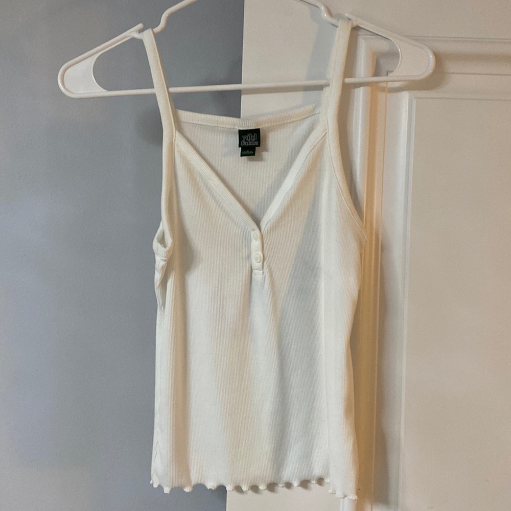 WHITE BUTTON UP TANK